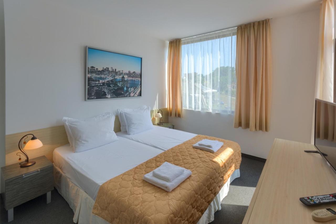 Hotel Odyssey Sozopol Esterno foto