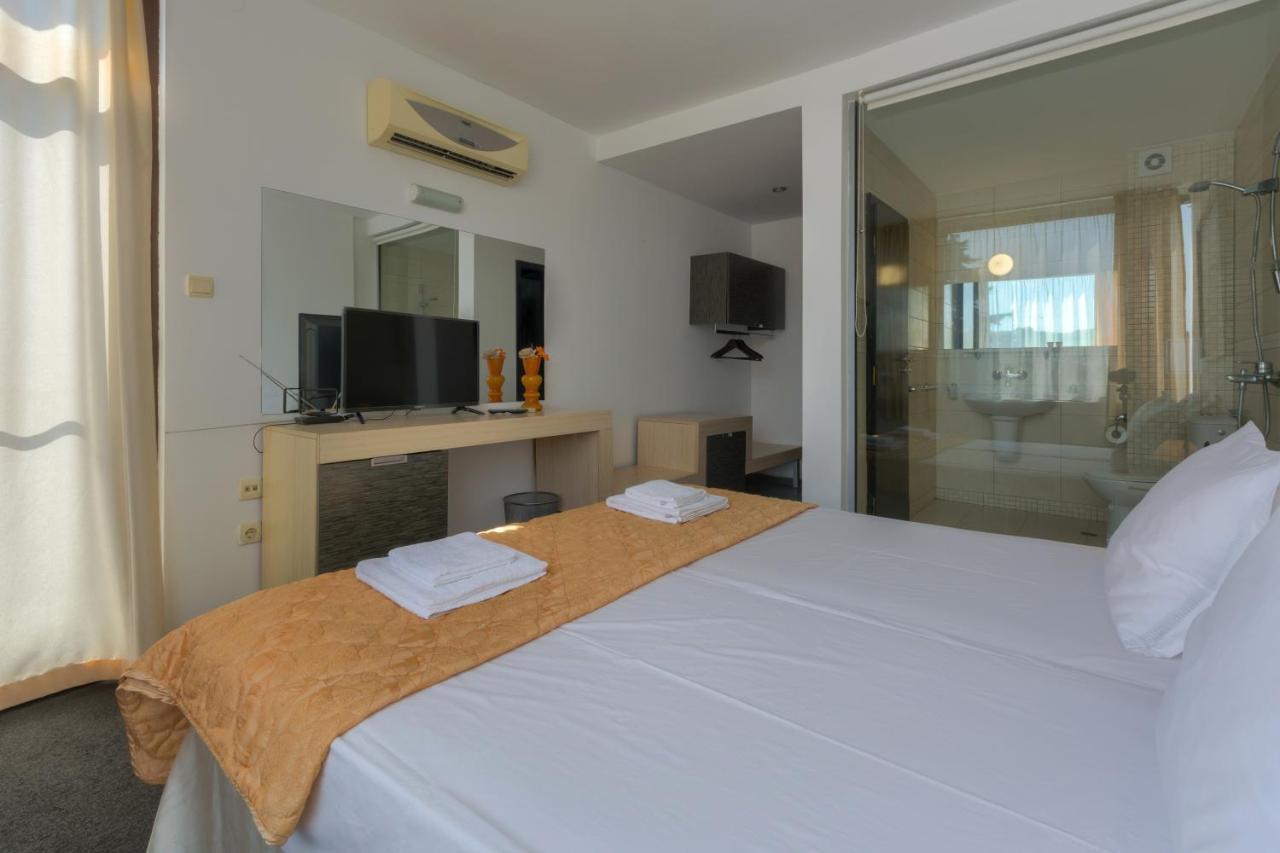 Hotel Odyssey Sozopol Esterno foto
